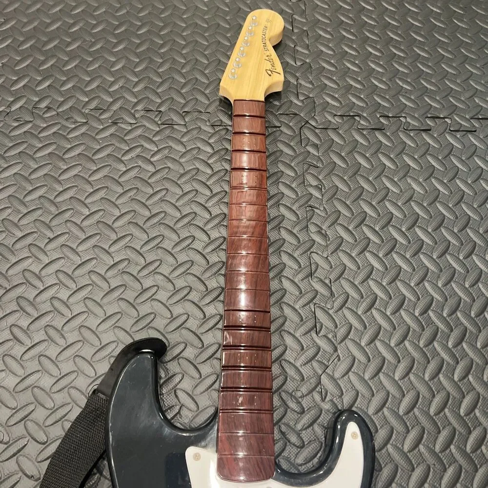 Rock Band Harmonix NWGTS2 Fender Stratocaster Guitar Wii Nintendo XBOX No Dongle